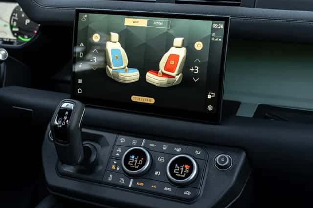 Land Rover Defender (2025) thumbnail 7