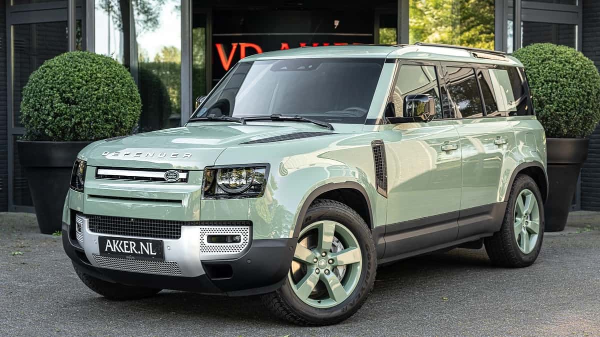 Land Rover Defender (2025) — foto 1