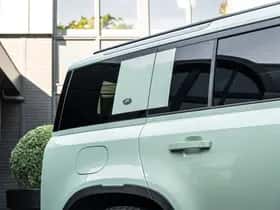 Land Rover Defender (2025) thumbnail 14