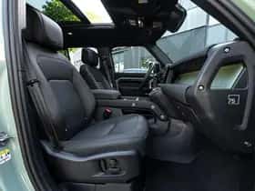Land Rover Defender (2025) thumbnail 4
