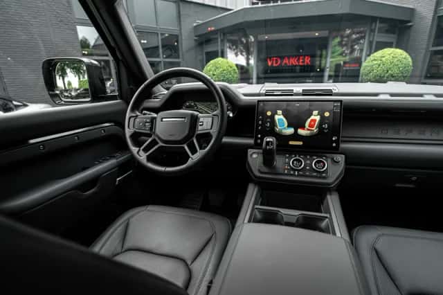Land Rover Defender (2026) thumbnail 3
