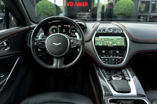 Aston Martin DBX 1/500 (2020) thumbnail 31