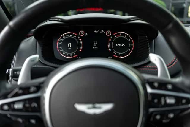 Aston Martin DBX 1/500 (2020) thumbnail 7