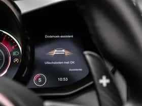 Aston Martin DBS Superleggera Volante (2020) thumbnail 8