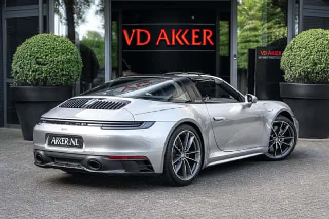 Porsche 992 Targa 4S (2023) thumbnail 2