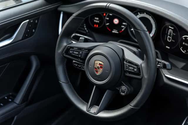 Porsche 992 Targa 4S (2023) thumbnail 15