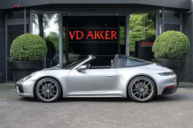 Porsche 992 Targa 4S (2023) thumbnail 6