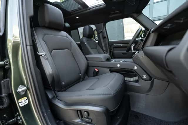 Land Rover Defender (2026) thumbnail 4