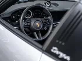 Porsche 992 Targa 4S (2023) thumbnail 31