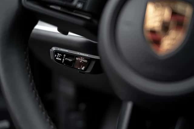 Porsche Cayenne E-Hybrid (2024) thumbnail 16