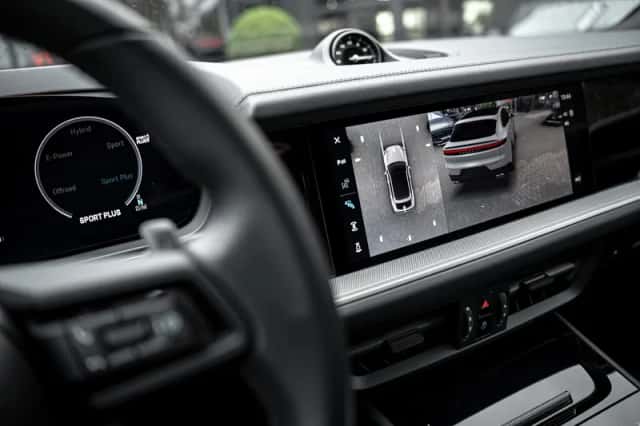 Porsche Cayenne E-Hybrid (2024) thumbnail 8
