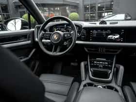 Porsche Cayenne E-Hybrid (2024) thumbnail 3