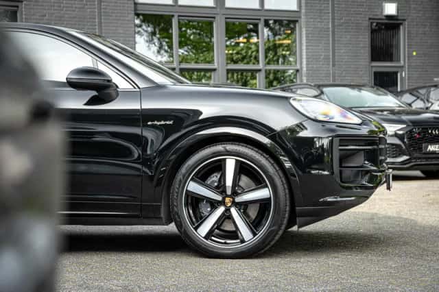 Porsche Cayenne E-Hybrid (2024) thumbnail 25
