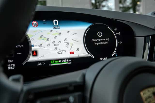 Porsche Cayenne E-Hybrid (2024) thumbnail 26