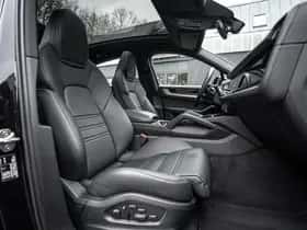 Porsche Cayenne E-Hybrid (2024) thumbnail 4