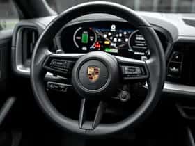 Porsche Cayenne E-Hybrid (2024) thumbnail 7