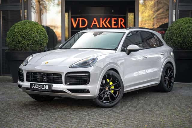 Porsche Cayenne E-Hybrid (2023) thumbnail 1