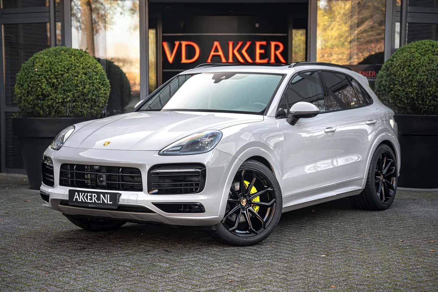 Porsche Cayenne E-Hybrid (2023) — foto 1