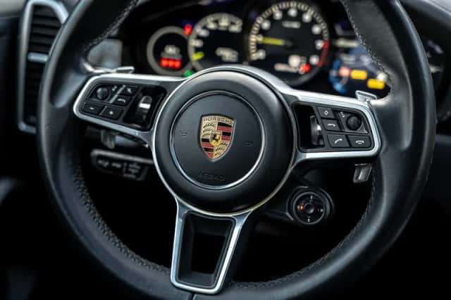 Porsche Cayenne E-Hybrid (2023) thumbnail 11
