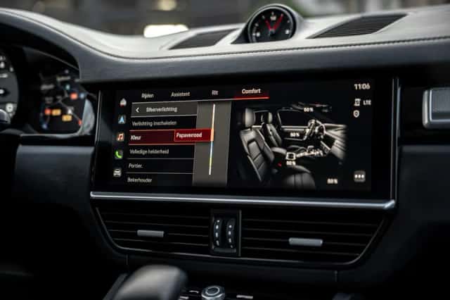 Porsche Cayenne E-Hybrid (2023) thumbnail 19