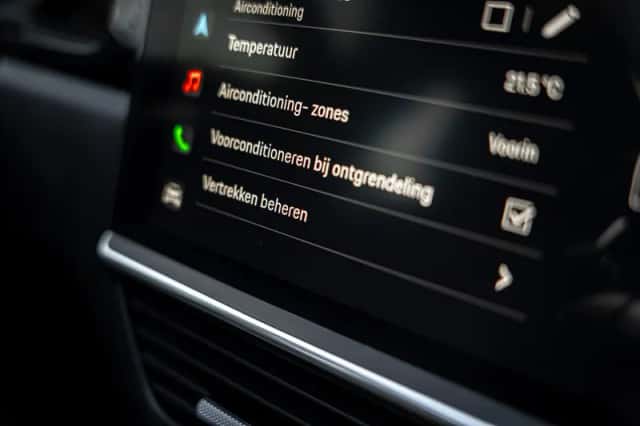 Porsche Cayenne E-Hybrid (2023) thumbnail 30