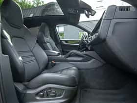Porsche Cayenne E-Hybrid (2024) thumbnail 4