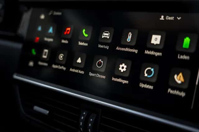 Porsche Cayenne E-Hybrid (2023) thumbnail 32