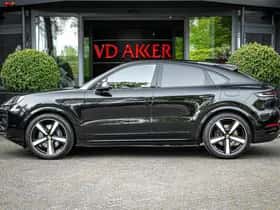 Porsche Cayenne E-Hybrid (2024) thumbnail 6