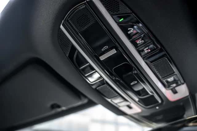 Porsche Cayenne E-Hybrid (2023) thumbnail 7