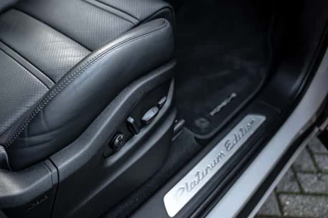 Porsche Cayenne E-Hybrid (2023) thumbnail 8