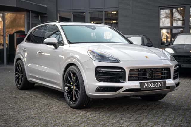 Porsche Cayenne E-Hybrid (2023) thumbnail 9