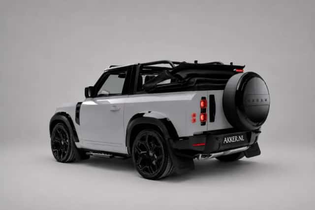 Land Rover Defender (2022) thumbnail 2
