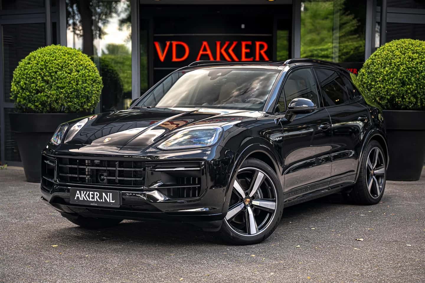 Porsche Cayenne E-Hybrid (2025) — foto 1