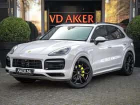 Porsche Cayenne E-Hybrid (2023) thumbnail 1