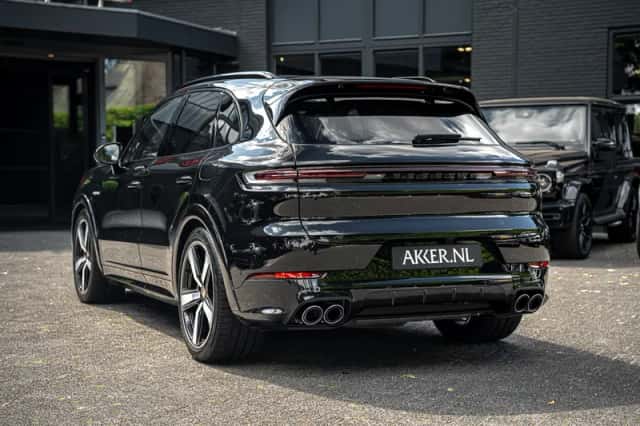 Porsche Cayenne E-Hybrid (2025) thumbnail 11