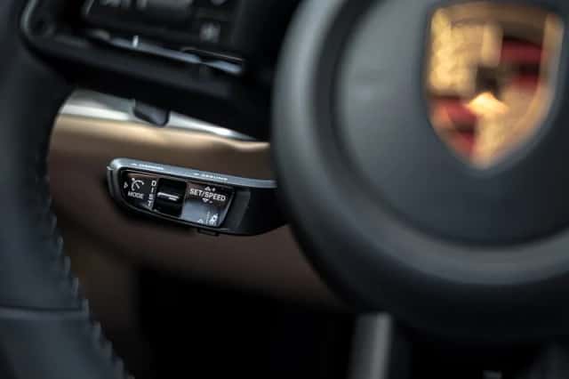 Porsche Cayenne E-Hybrid (2025) thumbnail 23