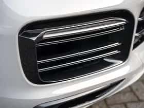 Porsche Cayenne E-Hybrid (2023) thumbnail 29