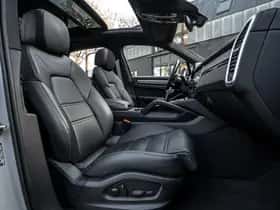 Porsche Cayenne E-Hybrid (2023) thumbnail 4