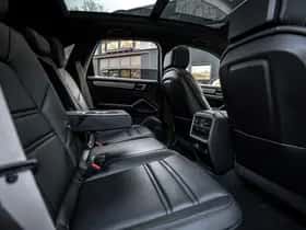 Porsche Cayenne E-Hybrid (2023) thumbnail 5