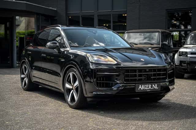 Porsche Cayenne E-Hybrid (2025) thumbnail 10