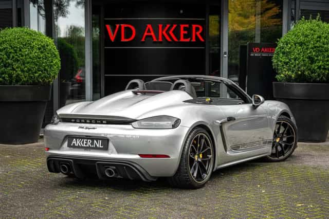 Porsche 718 Spyder (2020) thumbnail 2