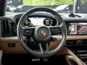 Porsche Cayenne E-Hybrid (2025) thumbnail 16