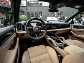 Porsche Cayenne E-Hybrid (2025) thumbnail 3