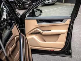 Porsche Cayenne E-Hybrid (2025) thumbnail 26