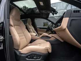 Porsche Cayenne E-Hybrid (2025) thumbnail 4