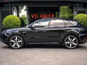 Porsche Cayenne E-Hybrid (2025) thumbnail 6