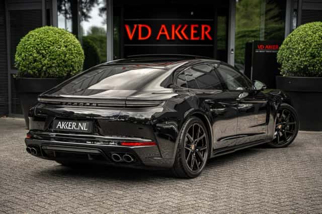 Porsche Panamera (2025) thumbnail 2