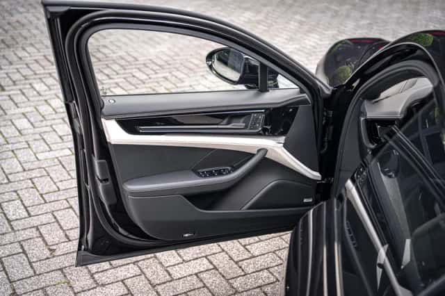 Porsche Panamera (2025) thumbnail 17