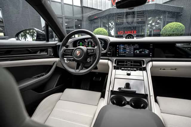 Porsche Panamera (2025) thumbnail 3