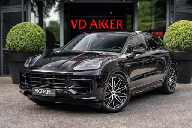 Porsche Cayenne E-Hybrid (2025) thumbnail 1
